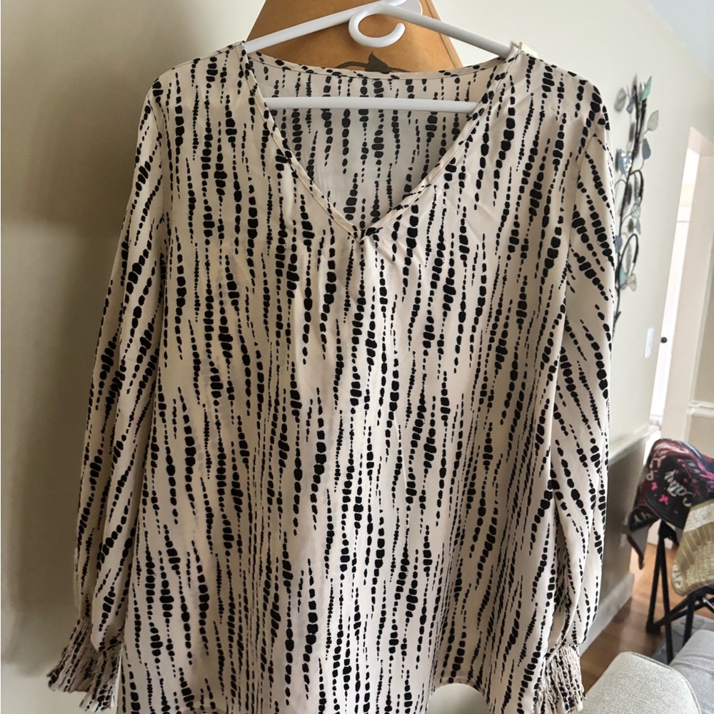 Cream and Black Ruffled 3/4 Sleeve Blouse